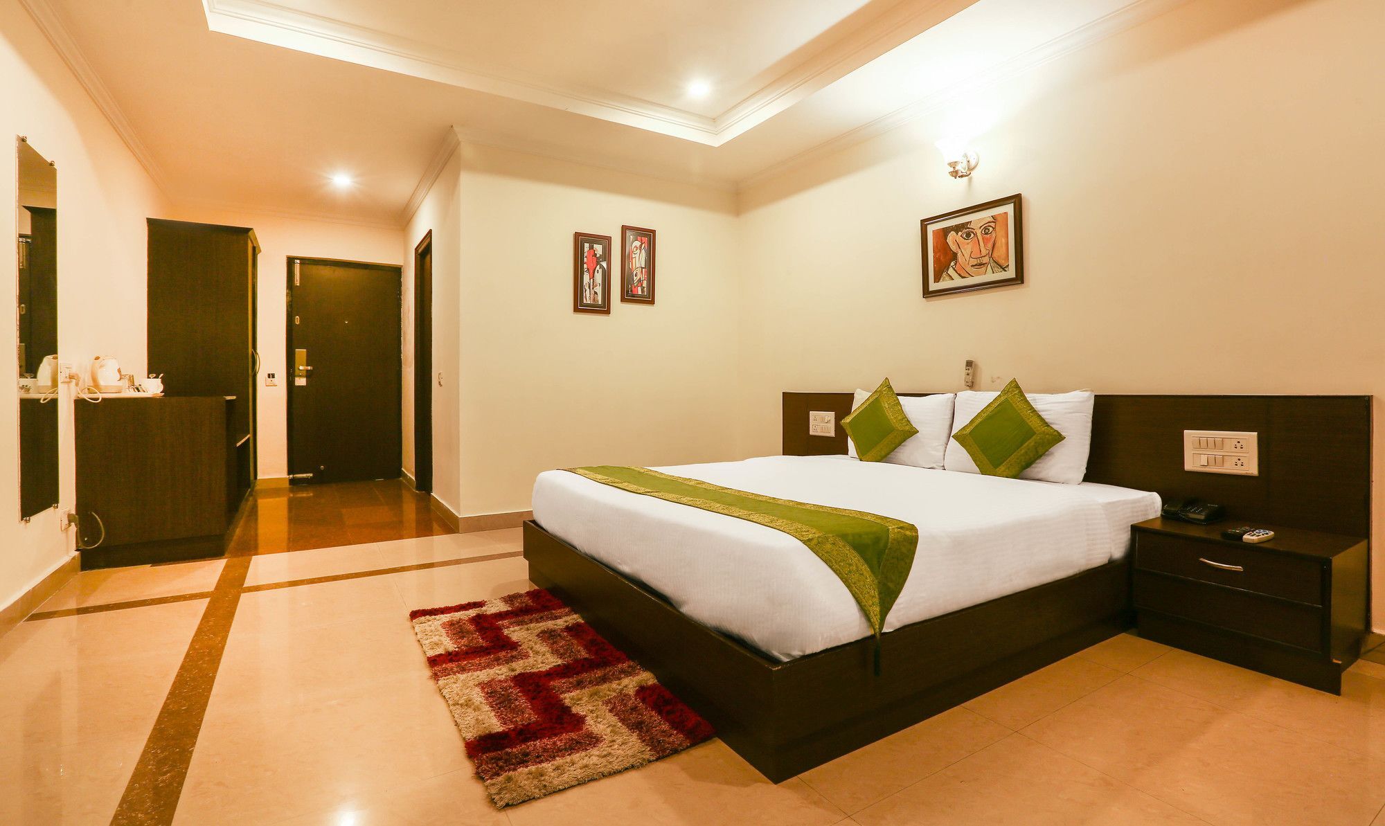 Treebo Trend Gk Conifer Hotel Dharamshala Bagian luar foto