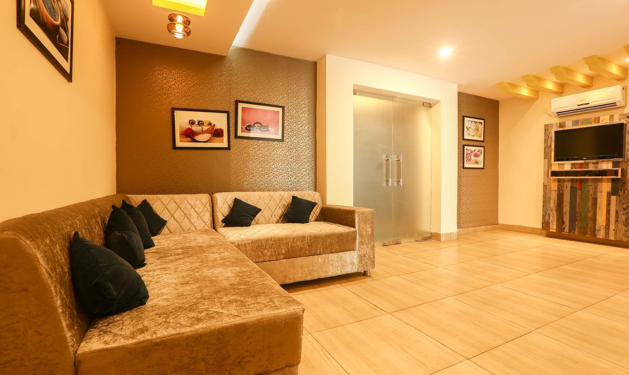 Treebo Trend Gk Conifer Hotel Dharamshala Bagian luar foto