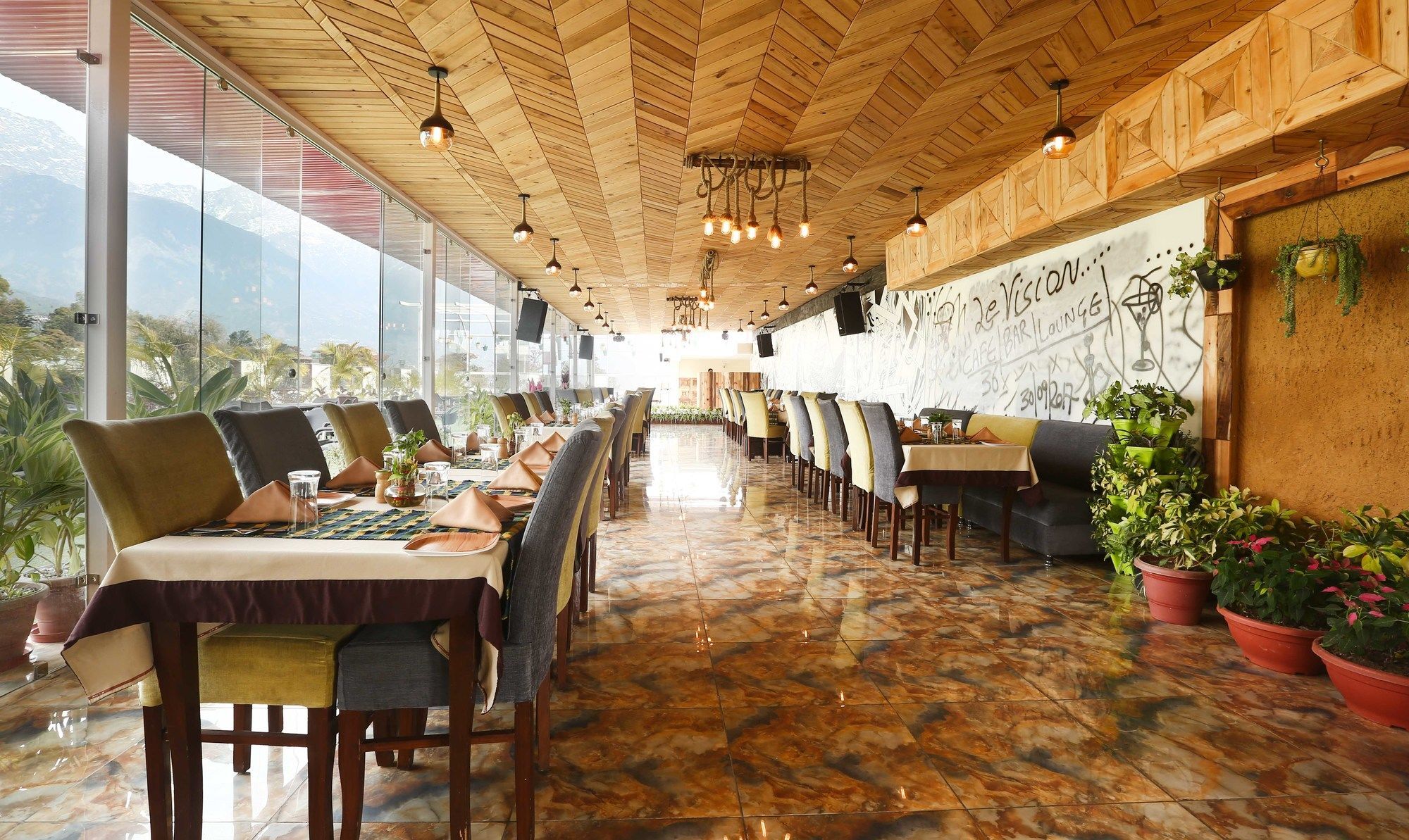 Treebo Trend Gk Conifer Hotel Dharamshala Bagian luar foto